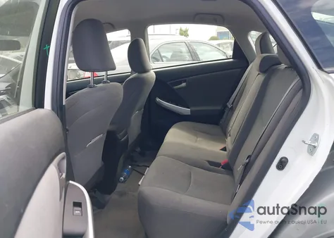 2015 Toyota Prius Plug-In z USA, uszkodzony, nr VIN JTDKN3DP0F3066087